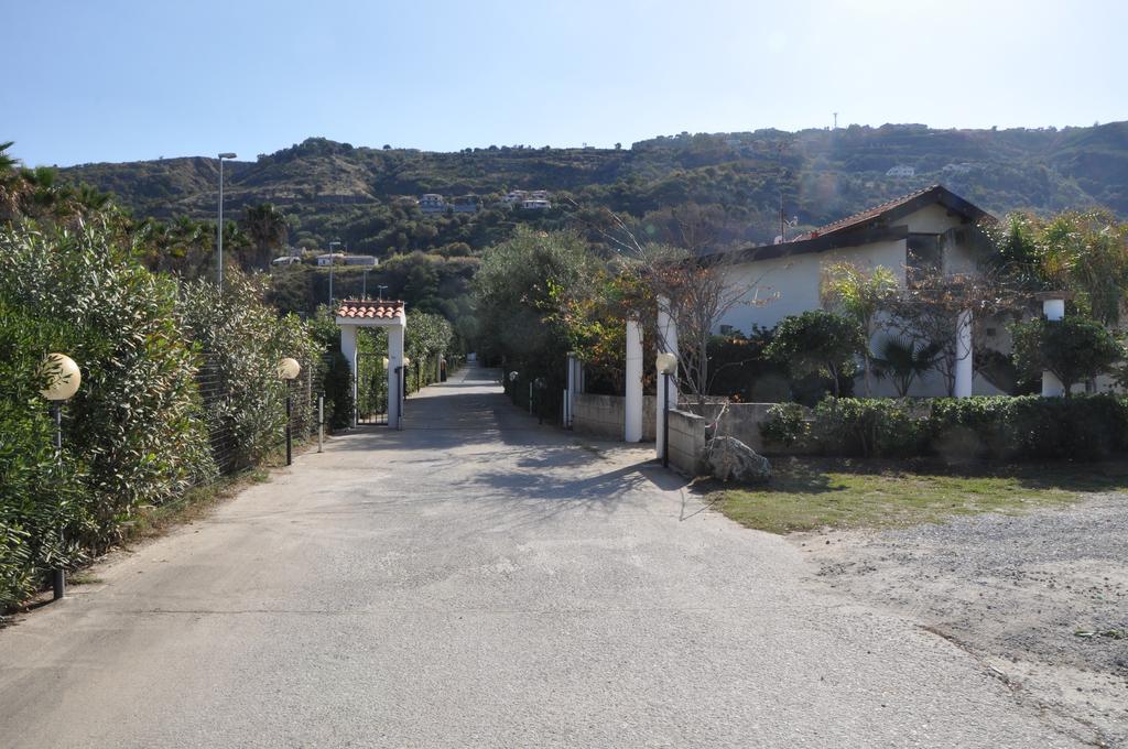Hotel Il Lungomare Zambrone Esterno foto